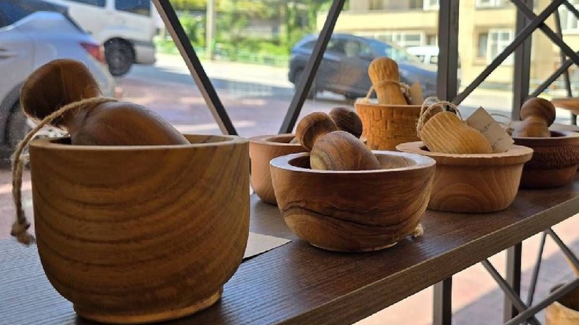 Hobi Diye Başladı Yeni İşi Oldu: Hepsini Tek Tek Oyuyor, İnternetten Servet Değerinde Satıyor - Resim: 3