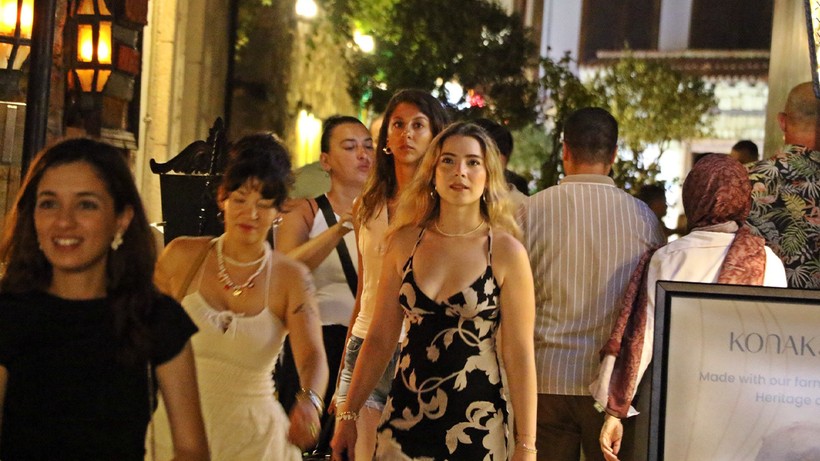 Ne Çeşme ne de Bodrum! 82 Kişilik Nüfusu Geceleri 10 Bin Oluyor… Tek Bir Sebebi Var - Resim : 3