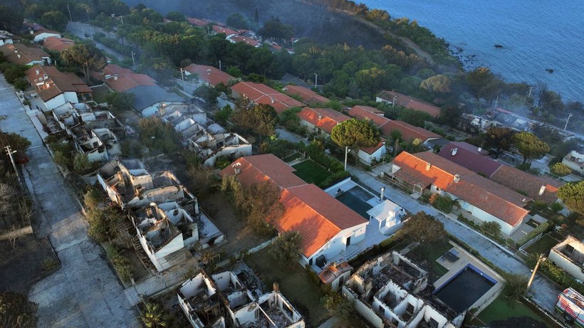 Türkiye'nin Dört Bir Yanından Alevler Yükseliyor, 3 İlde 50 Binden Fazla Kişi Tahliye Edildi - Resim : 2
