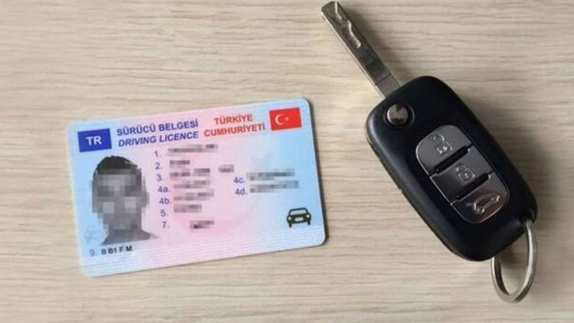 Ehliyet Sahipleri Dikkat! Bu Tarihi Kaçıran Dizlerini Dövecek: 15 TL'lik Ücret 7 Bin 438 TL'ye Fırlayacak - Resim: 1