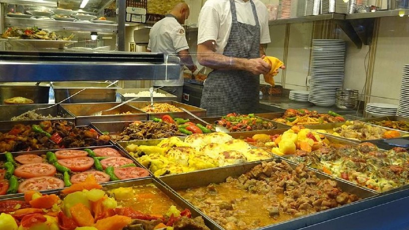 Taksim'in Kalbindeki Tarihi Restoran İflasın Pençesinde: Beyoğlu’nun 58 Yıllık Efsanesiydi - Resim: 3