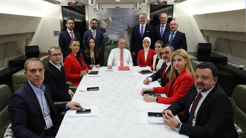 Cumhurbaşkanı Erdoğan'dan CHP'ye Sert Tepki: 'Her Yerden Çok Pis Kokular Geliyor' - Resim : 1