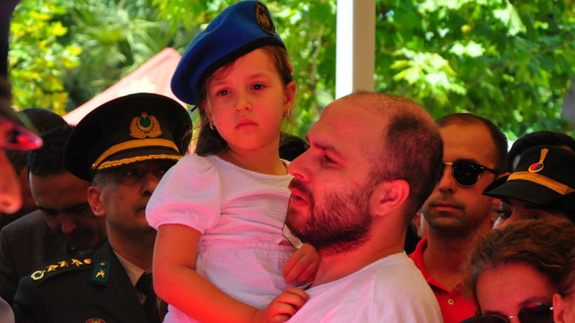 Acı Tüm Yurdu Sardı: Türkiye Şehitlerine Gözyaşlarıyla Veda Etti! Yürekleri Dağlayan Anlar - Resim : 3