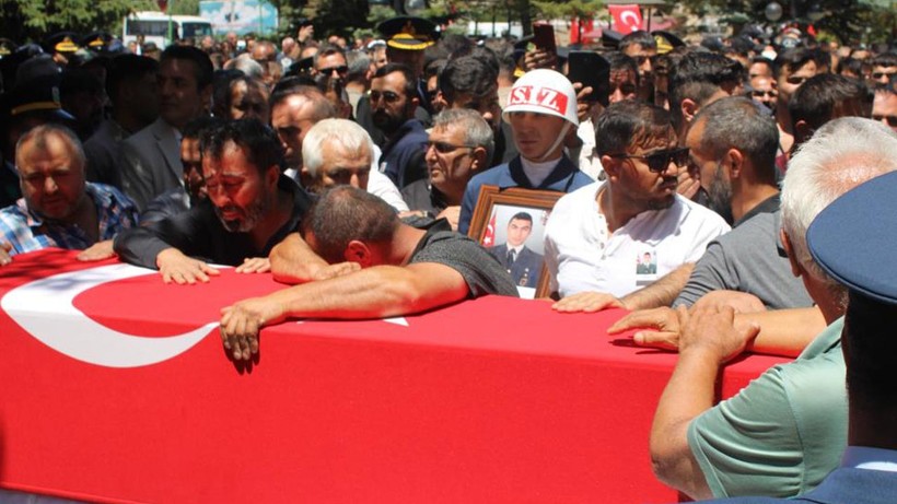 Türkiye Şehitlerine Gözyaşlarıyla Veda Ediyor - Resim : 2