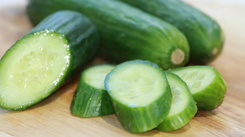 Salatalıklar Tüm Marketlerden Toplatılıyor! Ülkede Alarm Verildi: Salmonella Aldı Başını Gitti - Resim: 2