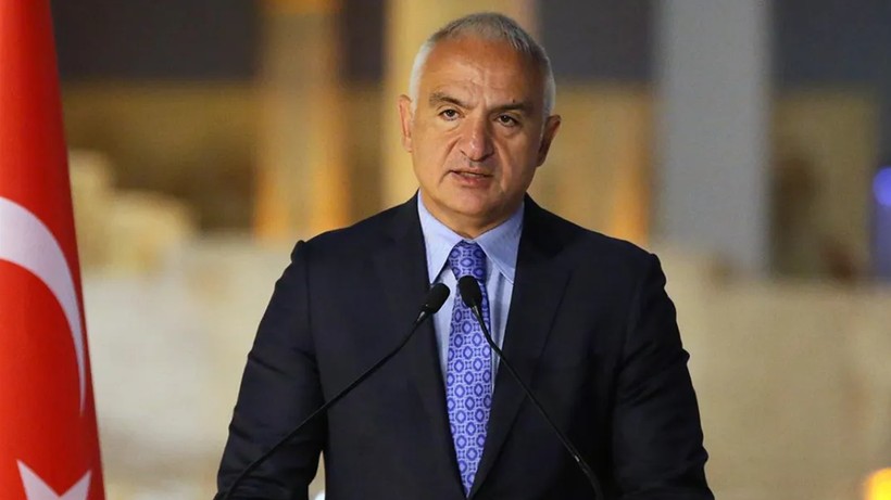 İktidardaki 'Bakan Ersoy' Kaosunda Yeni Perde! Oktay Saral’ın Ardından AKP’li Eski Vekil de Ateş Püskürdü - Resim : 3