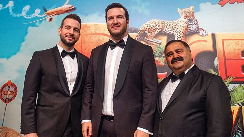 Ünlü Oyuncu Şahan Gökbakar’a Mahkemeden Büyük Şok! Kendi Elleriyle Tabelasını Asmıştı - Resim: 4