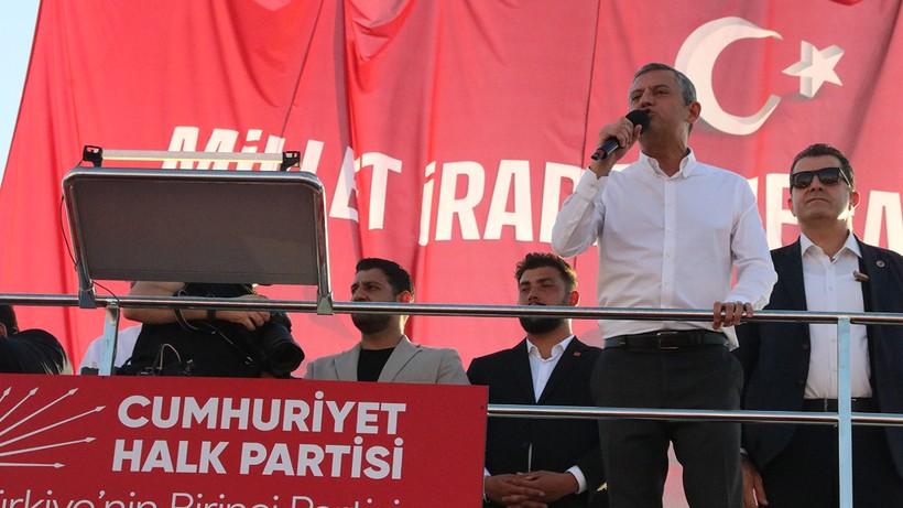 Özgür Özel ‘İzin Vermeyeceğim’ Dedi, Cumhurbaşkanı’na Seslendi: 'Tarihi Bir Fırsatı Heba Etmeye Çalışıyor' - Resim : 3