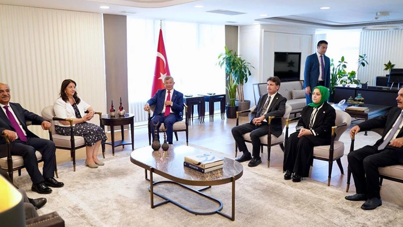 DEM Parti'den Özel'i Ziyaret Sonrası İlk Açıklama - Resim : 5