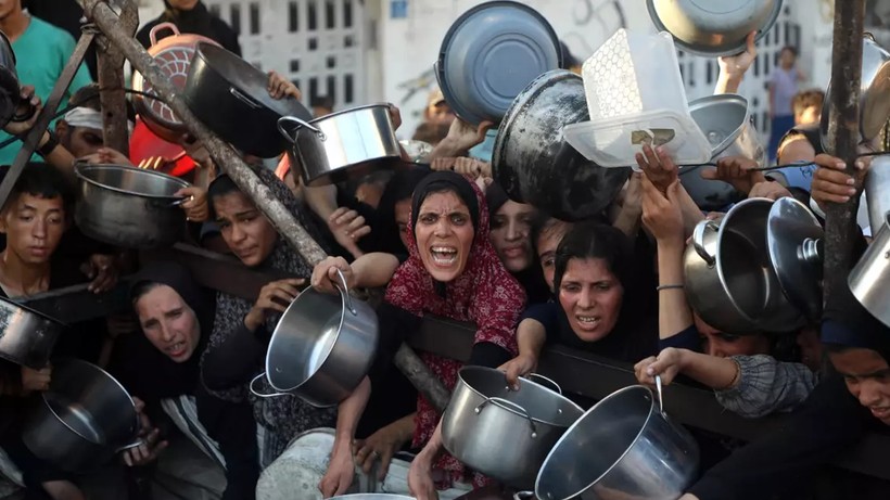 İsrail Gazzelileri Hem Silah Hem Açlıkla Öldürüyor! Son 24 Saatte 19 Kişi Hayatını Kaybetti - Resim : 2