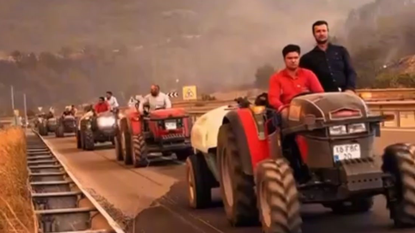 Bilecik’te İznikli Çiftçilerden Hayat Konvoyu! Traktörlerini Felaketin Ortasına Sürdüler… Zamanla Yarışın Gizli Kahramanları - Resim : 2