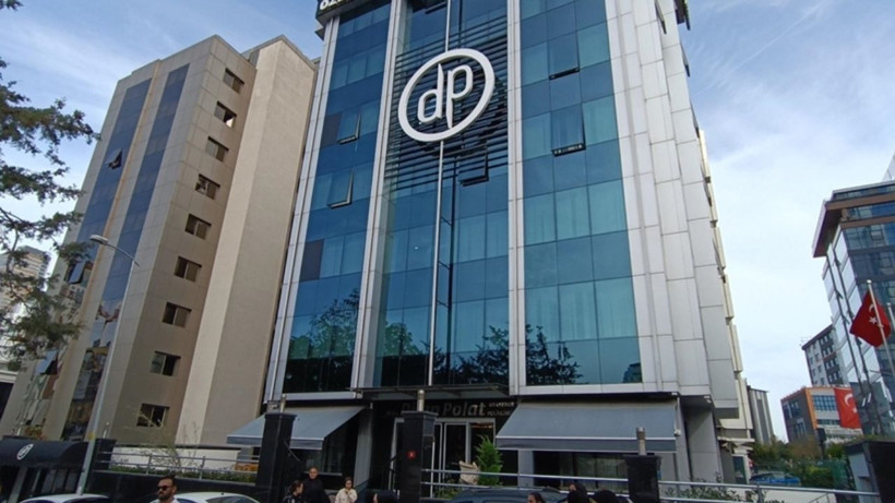 Bakırköy'de Güzellik Merkezine Silahlı Saldırı: Kurşun Yağdırdı! Dikkat Çeken Tabela Detayı - Resim: 1
