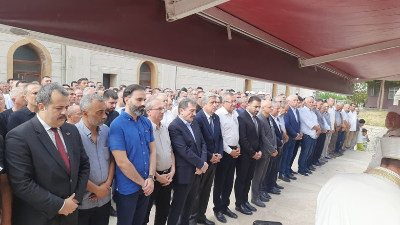 Eski CHP’li Vekil Suat Binici'ye Acı Veda! Memleketinde Toprağa Verildi - Resim : 1