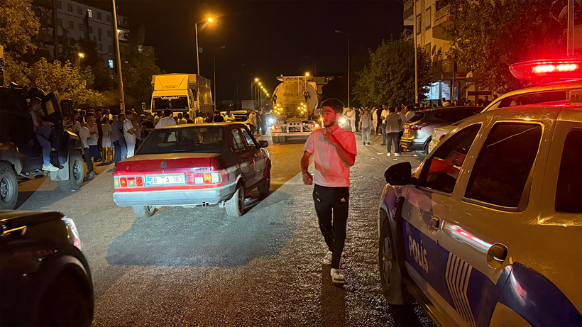 Diyarbakır’da Korku Dolu Anlar! Kahvedeki Silahlı Dehşet Sokağa Taştı: 10 Kişi Yaralandı - Resim : 2