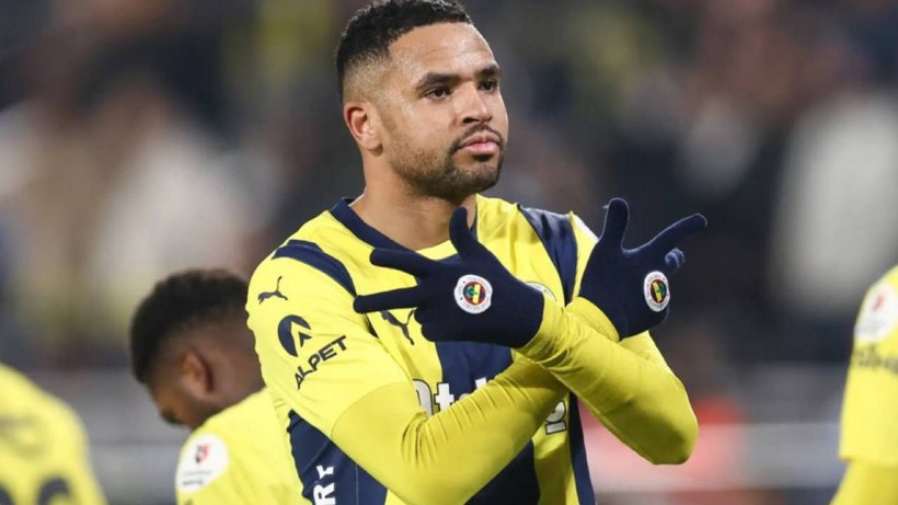 Fenerbahçe'de Feyenoord Mağlubiyeti Sonrası Deprem! Mourinho 24 Milyon Euroluk Yıldızın Biletini Kesti: Gözüm Seni Görmesin - Resim: 2