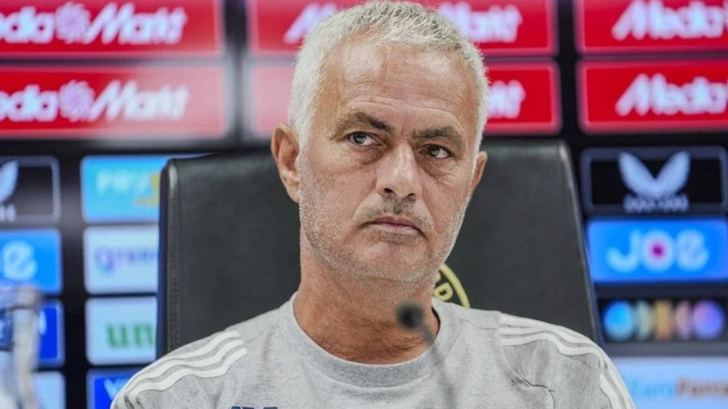 Fenerbahçe'de Feyenoord Mağlubiyeti Sonrası Deprem! Mourinho 24 Milyon Euroluk Yıldızın Biletini Kesti: Gözüm Seni Görmesin - Resim: 1