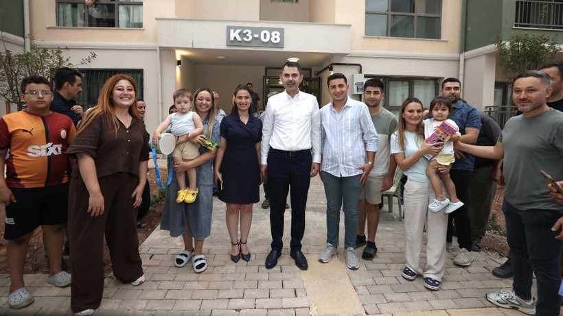 Bakan Kurum'dan Depremzede Aileye Ev Ziyareti: 'Çalışmalarda Sona Yaklaştık' - Resim : 3