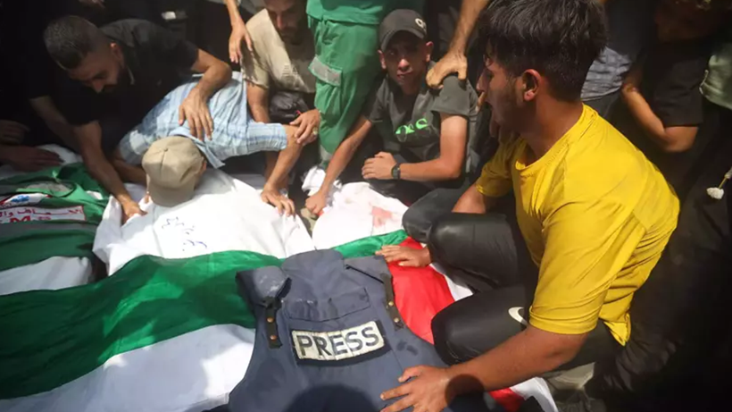 Gazze’deki Gerçeği Dünyaya Taşıyan Basın Çadırına Hava Saldırısı! 6 Gazeteci Öldürüldü - Resim : 3
