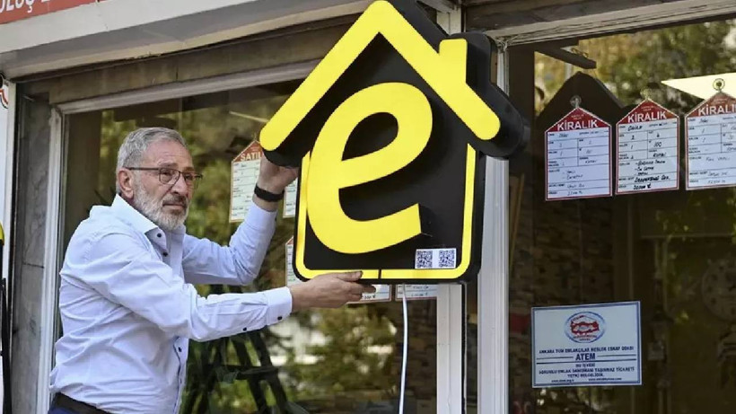 Emlak Sektöründe Yeni Dönem! Yetkili Ofisler Artık Bu Tabelayı Kullanacak! Tüm Türkiye’de Zorunlu Olacak - Resim : 1