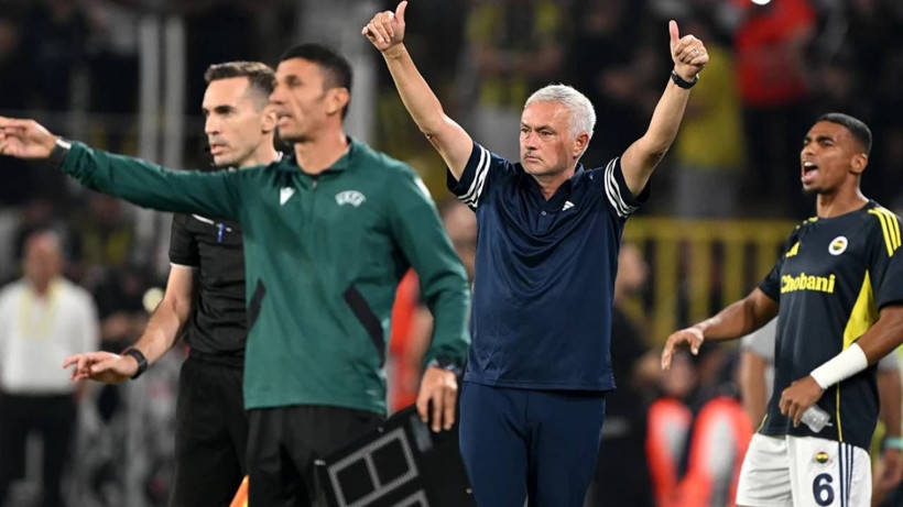 Hollanda Basını Feyenoord’un ‘Acı’ Yenilgisiyle Sallanıyor: Mourinho Büyüklüğünü Gösterdi, GOAT Sensin - Resim: 1