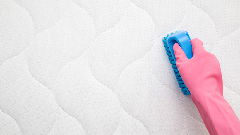 Yatağınızdaki Sarı Lekeleri 5 Dakikada Uçuruyor! Deneyen Gözlerine İnanamıyor - Resim : 1