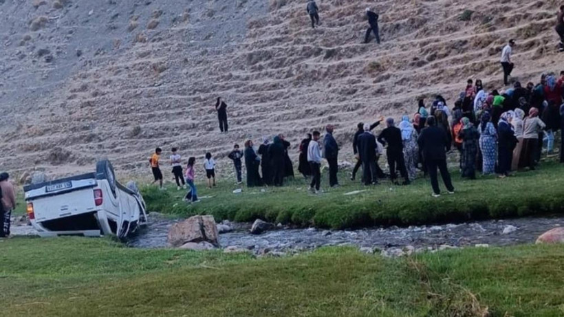 Kamyonet Uçurumdan Yuvarlandı! 6 Yaralı - Resim : 1