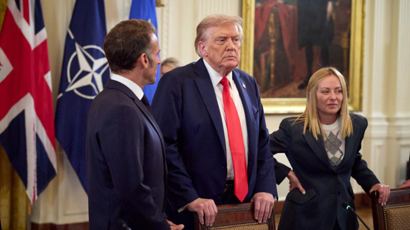 Beyaz Saray'da 'Tuhaflıklar' Zirvesi: Diplomasi Yerini Mizaha Bıraktı... Kıyafet, Boy Sırası, Bronz Ten ve Hamburger - Resim : 5