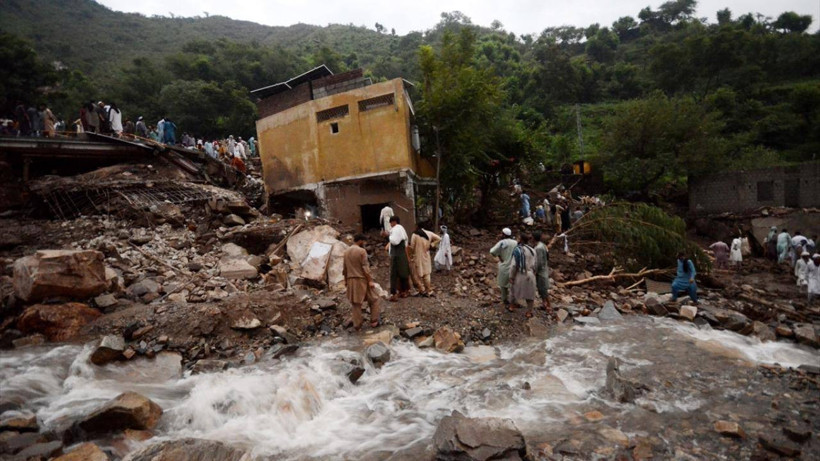 O ülkede Taş Üstünde Taş Kalmadı! Muson Yağmurlarında Can kaybı 700'ü Aştı - Resim : 1
