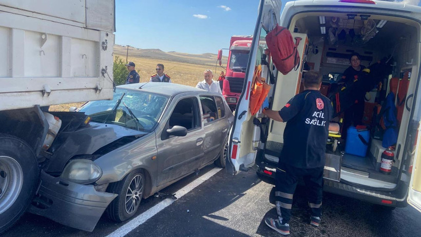 Çorum'da 5 Araç Birbirine Girdi! Yaralılar Var - Resim : 1