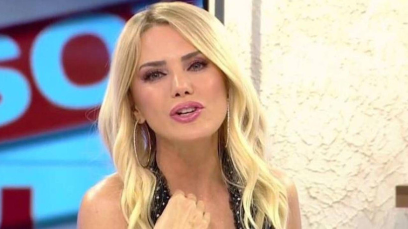 Hande Erçel-Hakan Sabancı Çiftiyle İlgili Bomba İddia... Anne Vetosu! Meğer Tek Sözüyle Silmiş - Resim: 3