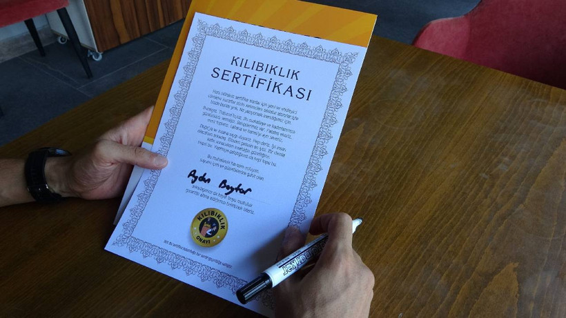 Buraya Gelen Herkes 'Kılıbık' Oluyor! Türkiye’de Eşi Benzeri Yok: Her Erkeğe 'Kılıbık' Sertifikası Veriliyor - Resim : 5