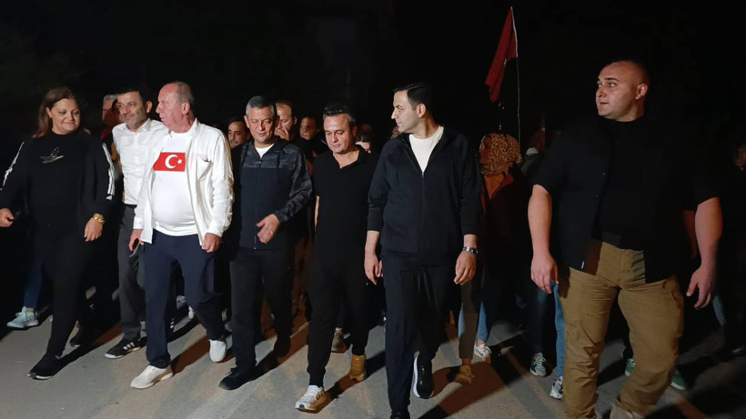 Özgür Özel 'Zafer Yolu' Yürüyüşüne Katıldı - Resim : 1