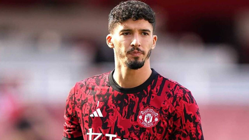 Galatasaray Son Duvarını Sağlama Alıyor! Altay Bayındır Devreye Girdi: Cimbom Yeni Kalecisini İngiltere’den Getiriyor - Resim: 4