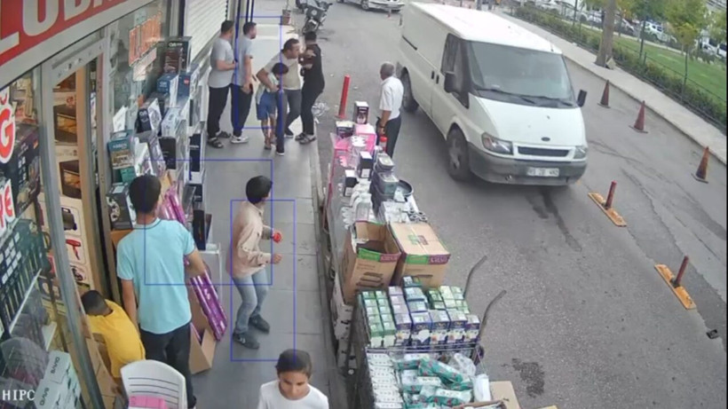 Otele Kurşun Yağdırdılar! Korkunç Saldırının Görüntüleri Ortaya Çıktı - Resim : 2