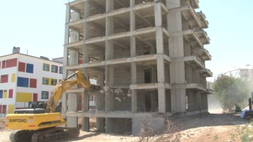 Müteahhit Kendi Binasını Yıktırdı! Nedeni Herkesi Şaşırttı - Resim : 1