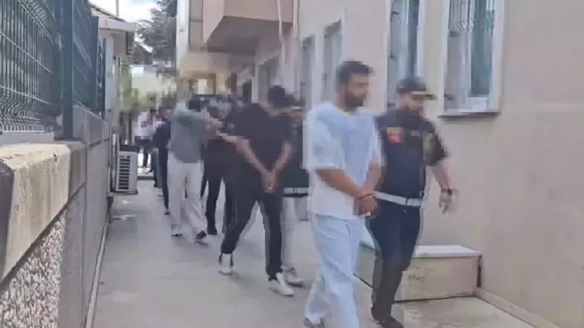 Küçükçekmece'de 14 Güzellik Merkezine Dev Operasyon: 18 Kişi Gözaltında - Resim : 1