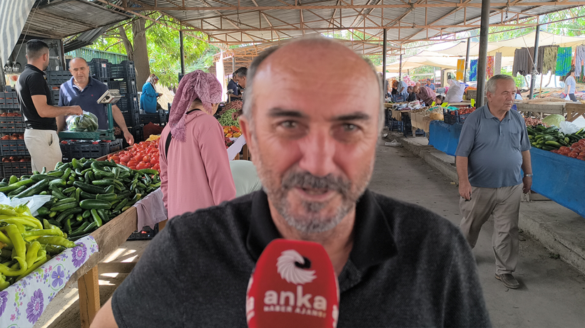 Pazarda Esnaf da Emekli de Dertli! Her Şey Ateş Pahası: ‘80 Liraya Meyve mi Olur? Elmanın Tadına Bile Bakamıyoruz’ - Resim : 1