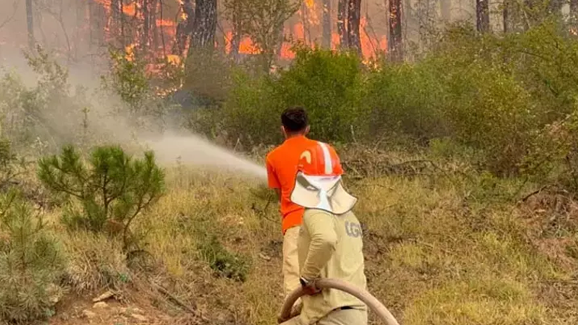 Ateş Çemberi Büyüyor! Yangın Karabük’ten Kastamonu’ya Sıçradı, Köyler Bir Bir Tahliye Ediliyor - Resim : 3