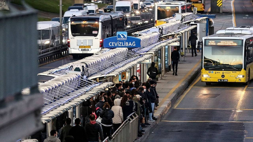 Ulaşımda Flaş Karar: Yaş Sınırı Kalktı! Toplu Taşıma Artık Onlara da İndirimli Oldu - Resim : 2