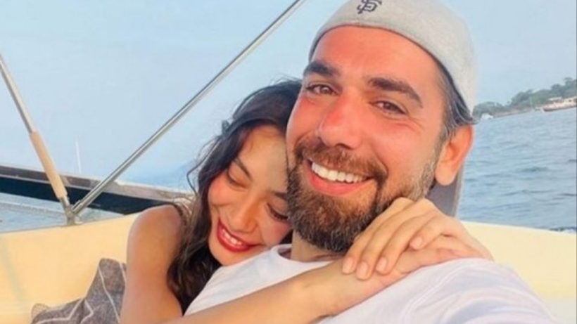 Neslihan Atagül ve Kadir Doğulu'dan ‘Mutlu Aile’ Pozu! Aziz Bebek 5 Aylık Oldu - Resim : 1