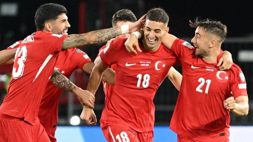 Ay Yıldız Bir Esti Tam Esti! Spor Yorumcuları Türkiye'nin Gürcistan Zaferinin Kritik Noktasını Açıkladı: ‘Montella Küllerinden Doğan Yeni Bir Takım Yarattı’ - Resim: 5