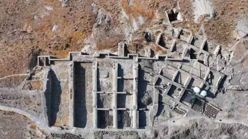 Van’ın Göbeğinde Keşfettiler! Arkeoloji Tarihinde Bir İlk, Yığıntı Halinde Bulundu: Bir Tanesi Bile Çok Değerli - Resim: 1