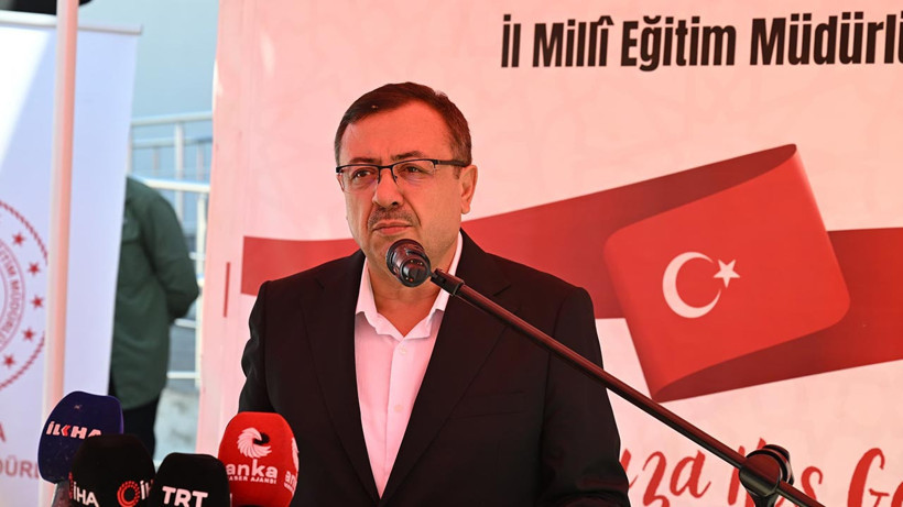 Eğitim Yılı Siyasetle Açıldı! İlk Zil Çaldı, İlk Konuşmayı AKP’li Başkan Yaptı - Resim : 1