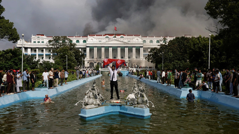 Nepal'de İsyan Büyüyor! 15 Binden Fazla Mahkum Firar Etti - Resim : 1