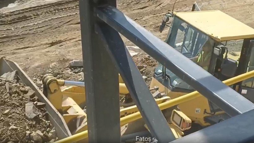 Şişli’de Deprem Toplanma Alanına Gökdelen! Mühürlenen İnşaatta Çalışmalar Sürüyor, Afişlerde Naci Görür’ün İsmi Var - Resim : 1