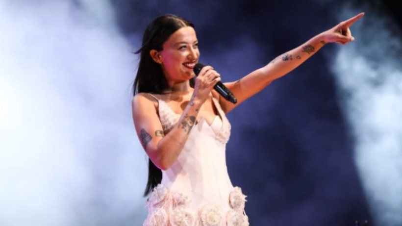 Melike Şahin’den Manifest Grubuna Sahneden Büyük Destek - Resim : 2