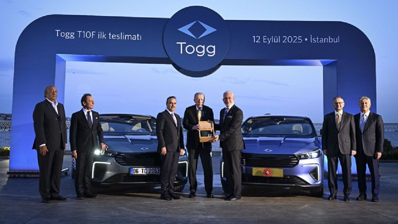 Cumhurbaşkanı Erdoğan Togg'un Yeni Modelini Test Etti! Yerli Otomobil T10F Artık Yollarda - Resim : 3