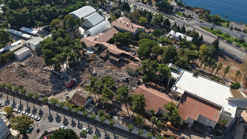Tartışmaların Odağındaki Antalya Arkeoloji Müzesi'nin Yıkımına Resmen Başlandı: 100 Bin Eser Konteynerde - Resim : 1