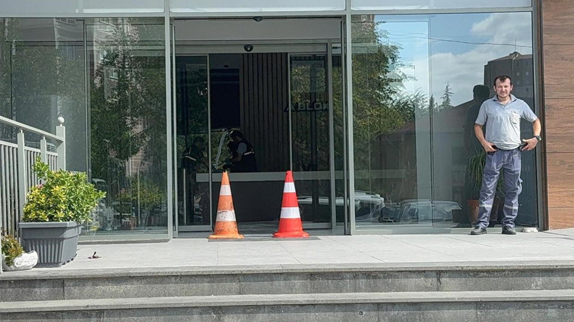 Bir Kadın Daha Ölümle Burun Buruna… Boşanmak İstediği İçin Ayağından Vuruldu - Resim : 3