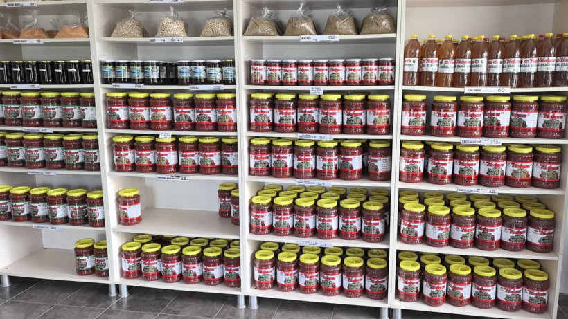 Kadınlar Üretiyor, Hollanda Kapış Kapış Alıyor! Bir Defa Yapılıyor, Bütün Kış Yetiyor - Resim : 3